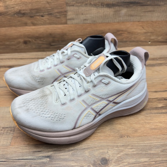 ASICS Women size 8 Gel-Kayano 32 1012B839 Beige Running Shoes Sneakers - Picture 2 of 8